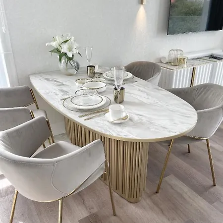 Luxury Gold 300m From The Apartment Sopot