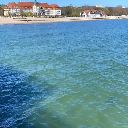 Luxury Gold 300m From The Apartment Sopot