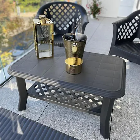 Apartment Luxury Gold 300m From The
